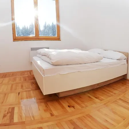 Jahorinska Dvorista Jahorina